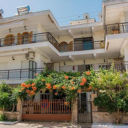Apartments Tania Paralia Dionysiou Ngoại thất bức ảnh